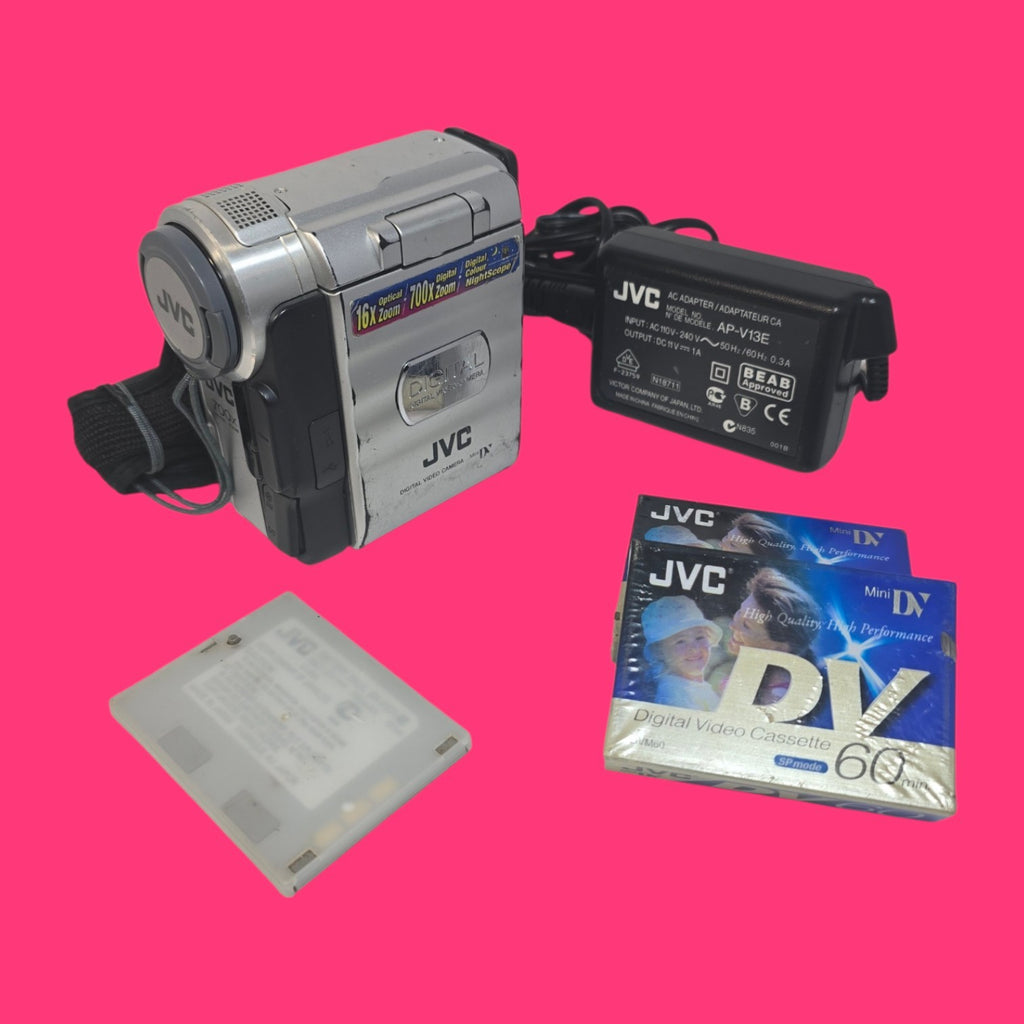 VIDEOCAMARA JVC GR-DX25E CON 2 BATERIAS Y CINTAS GRABACION EN MINIDV