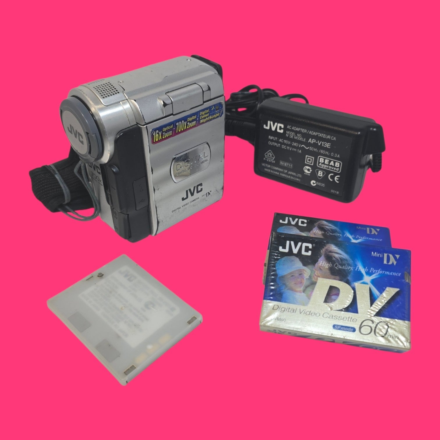 VIDEOCAMARA JVC GR-DX25E CON 2 BATERIAS Y CINTAS GRABACION EN MINIDV