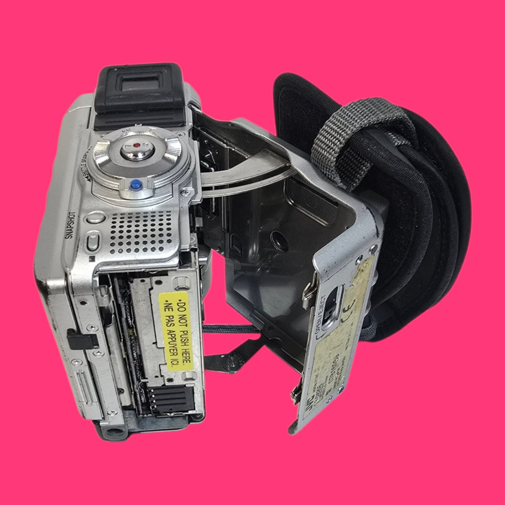 VIDEOCAMARA JVC GR-DX25E CON 2 BATERIAS Y CINTAS GRABACION EN MINIDV