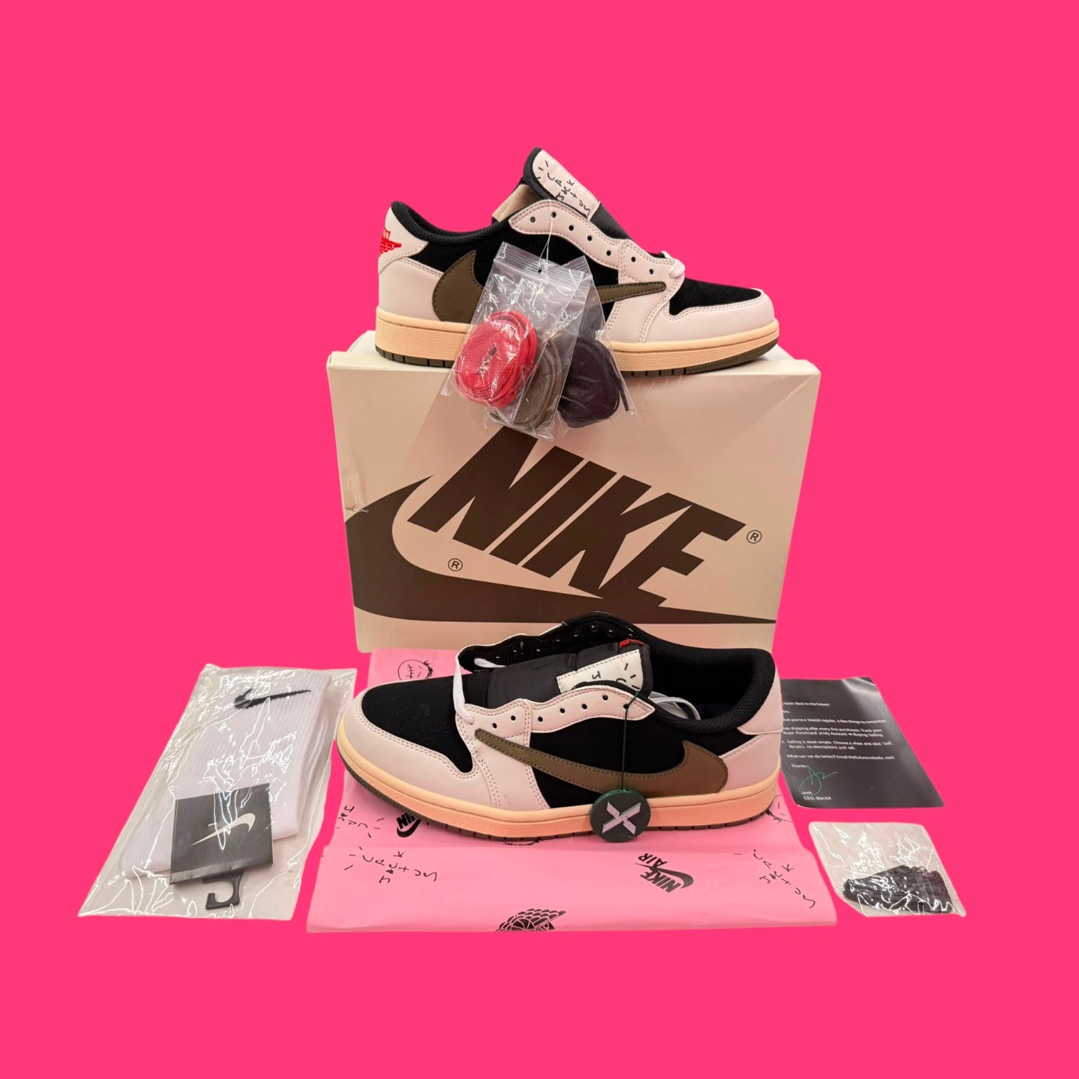 ZAPATILLAS JORDAN 1 TRAVIS SCOTT OLIVE T/44 NIKE WMNS AIR JORDAN 1 LOW OG SP DZ4137 VERDES, BEIGES Y NEGRAS EN CAJA A ESTRENAR