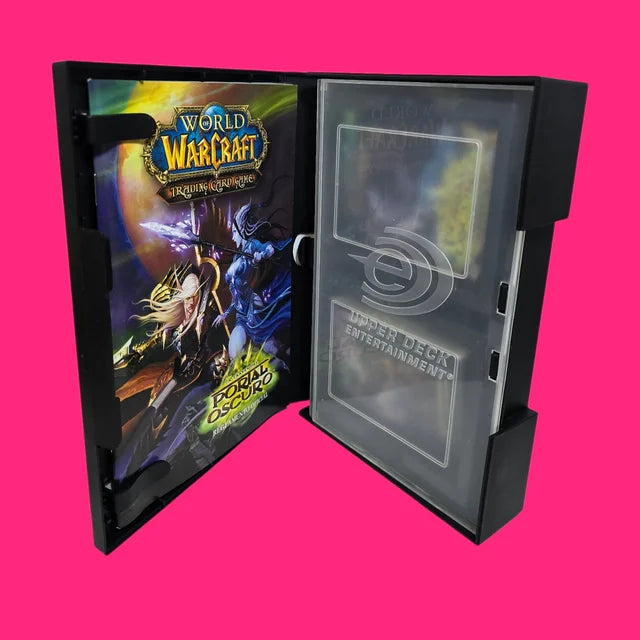 MAZO DE INICIO A TRAVES DEL PORTAL OSCURO WORLD OF WARCRAFT SOBRES Y CARTAS PRECINTADAS INCLUYE MANUAL NO LLEVA LAS 3 CARTAS DE HEROE DE GRAN TAMAÑO